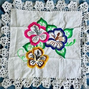New Floral Servilleta Mexicana Handmade Bordada A Mano En Mexico.